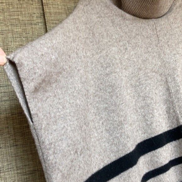 Tahari wool yak hair blend poncho sweater - Picture 3 of 7